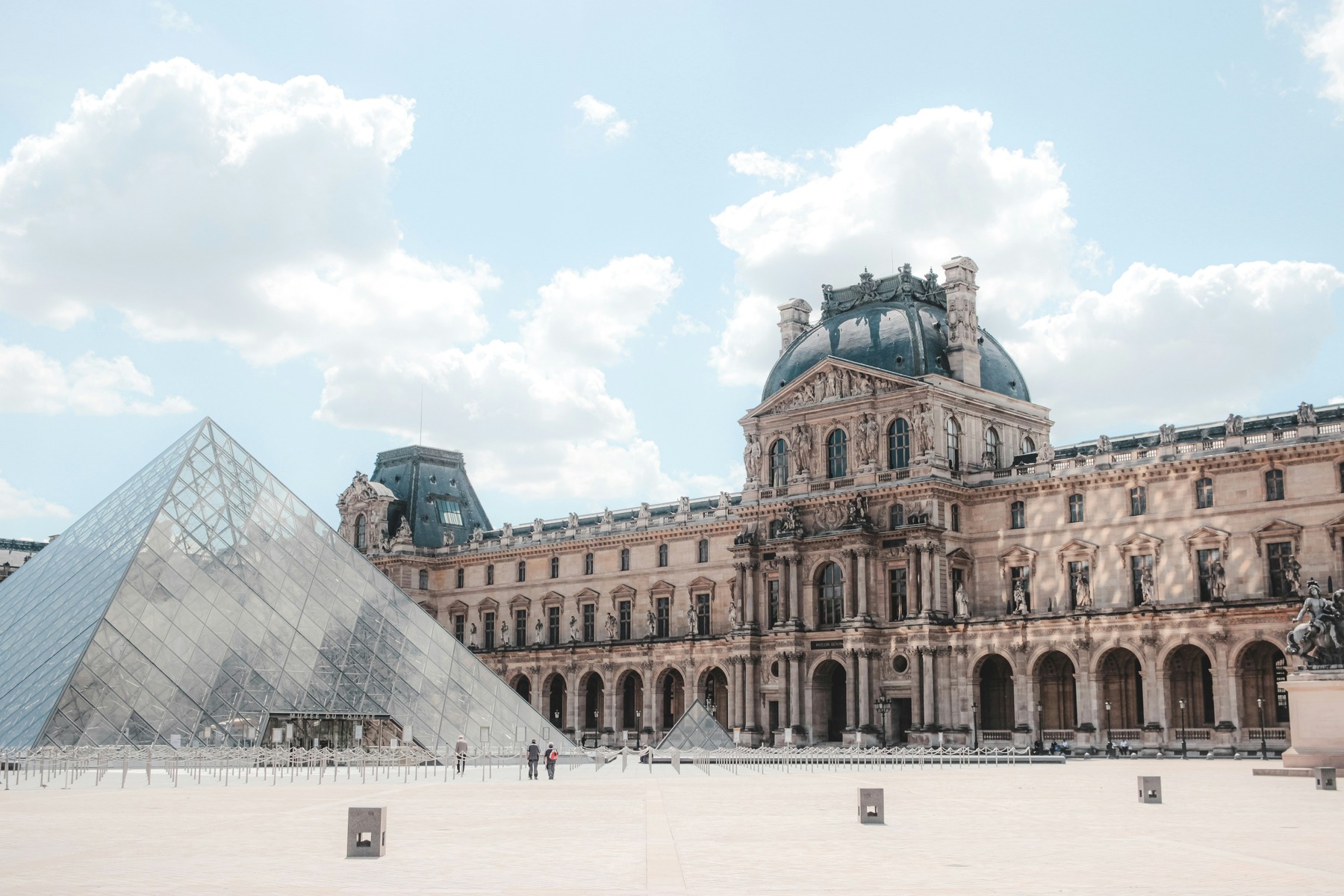 Louvre: Art & Pop Culture