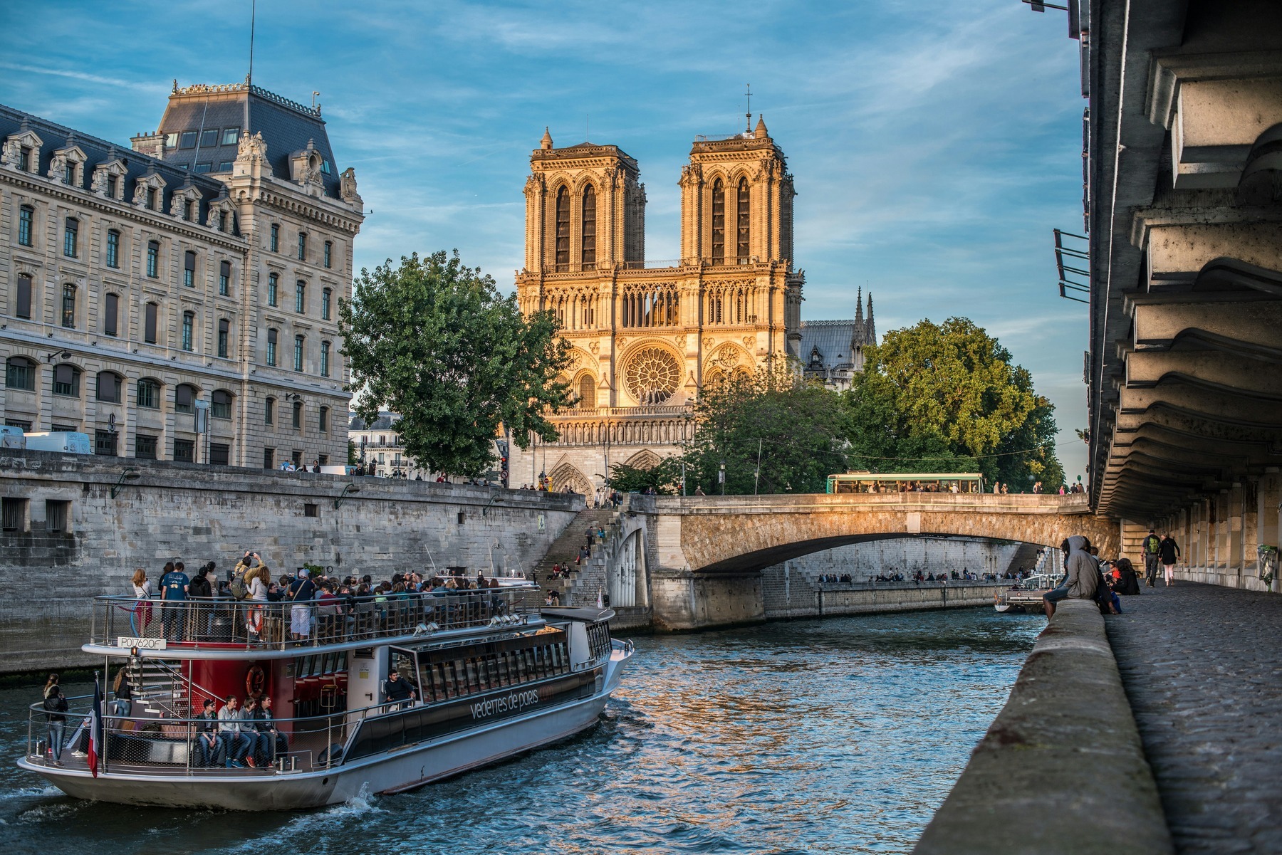 Notre-Dame guided interior tour